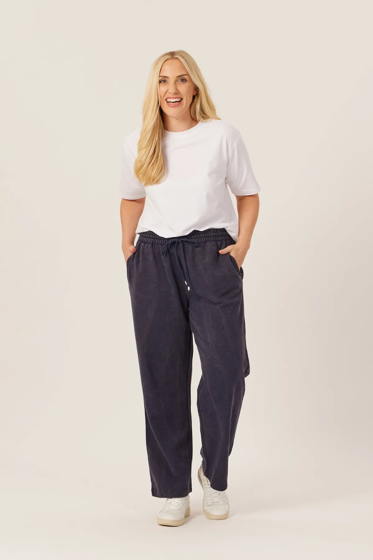 Robyn - Wide Leg Jogger - Blue Stonewash